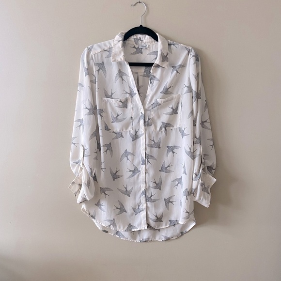 Kismet Sparrow Bird White Long Blouse Button Down Shirt Size Medium - Picture 2 of 9